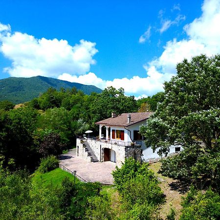 فيلا Casa Del Bosco - Vista Mozzafiato & Parco 4 Ettari بوبيو المظهر الخارجي الصورة
